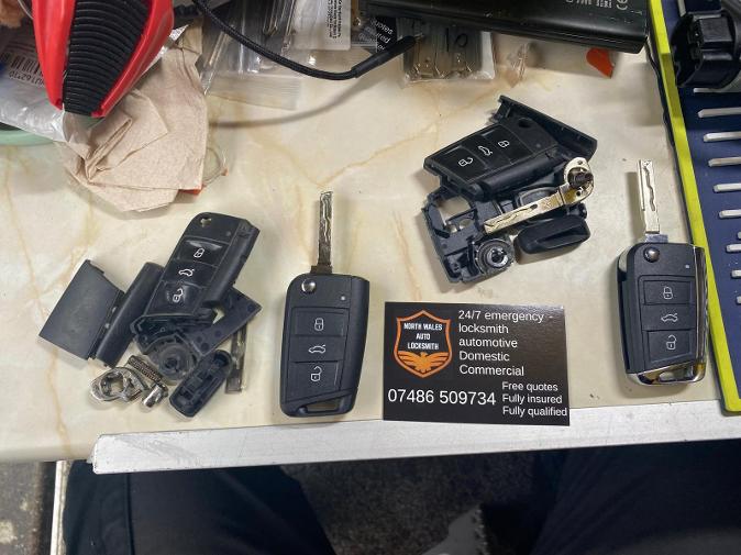 Broken car key and replacement vehicle key