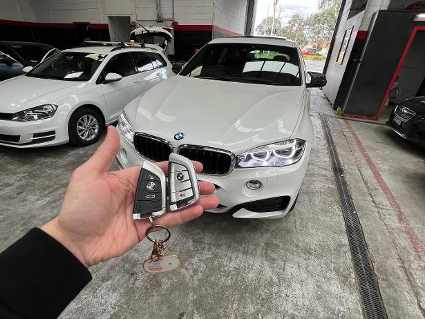Spare BMW car key supplied by North Wales Locksmith